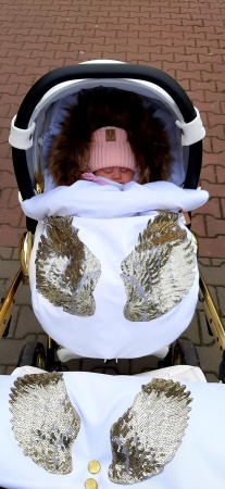 biały śpiworek do wózka złoty futro skrzydła queen baby