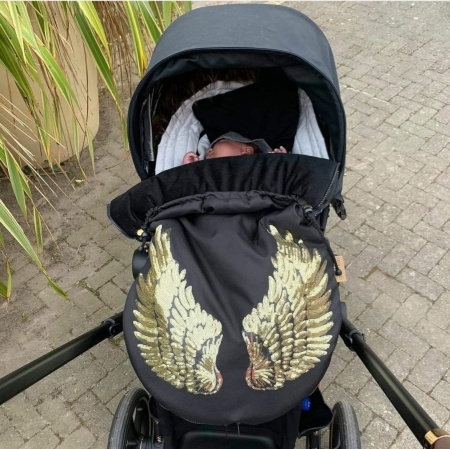 śpiworek do wózka skrzydła złote queen baby czarny futro do nosidełka gondoli