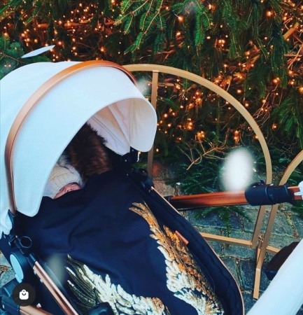 śpiworek do wózka skrzydła złote queen baby czarny futro do nosidełka gondoli