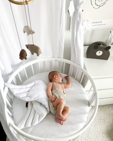 poduszka skrzydła z imieniem queen baby