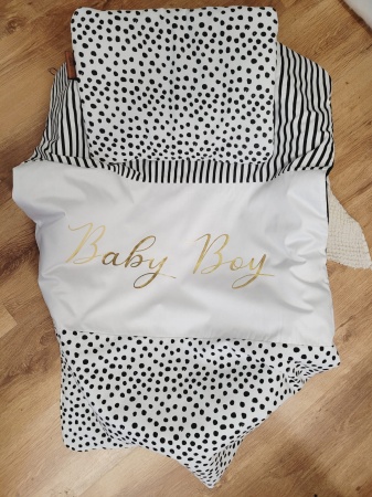 imienny kocyk do wózka czarno biały name queen baby personal blanket