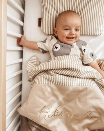 beżowy koc dla chłopca do wózka spacerówki queen baby kocyk dla chłopca w kolorach beżu