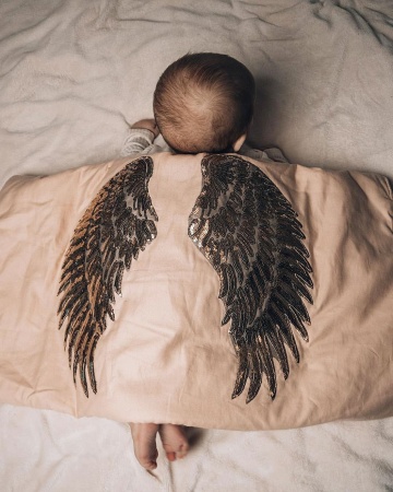 koc biały skrzydła srebrne złote koc dla dziecka kocyk do wózka gondoli queen baby biały