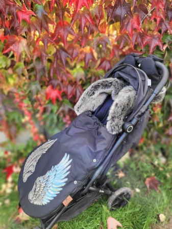 śpiworek do wózka skrzydła srebrne futro do spacerówki gondoli queen baby  spiworek dla 3 latka 2 latka czterolatka