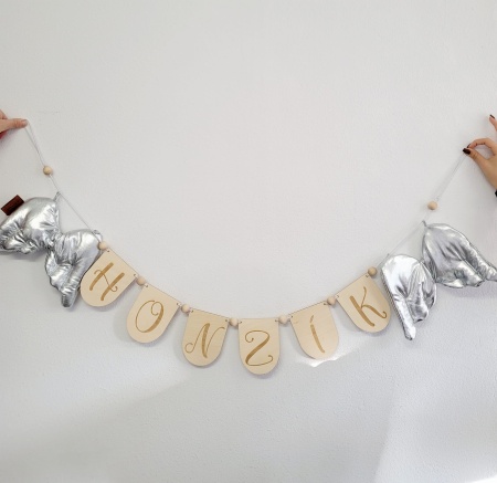 girlanda drewniana z imieniem dziecka girlanda ze skrzydłami queen baby