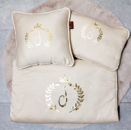 Pościel z Inicjałem imienia i koroną Pościel personalizowana z wypełnieniem przedszkolaka dziecka niemowlaka prezent queen baby