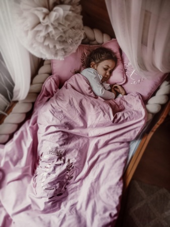 Pościel z Inicjałem imienia i koroną Pościel personalizowana z wypełnieniem przedszkolaka dziecka niemowlaka prezent queen baby