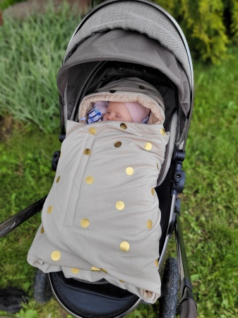otulacz do fotelika kocyk do fotelika queen baby czarny szary beżowy różowy biały w złote kropki różowe złoto otulacz do wózka miedziany