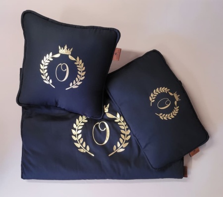 Pościel z Inicjałem imienia i koroną Pościel personalizowana z wypełnieniem przedszkolaka dziecka niemowlaka prezent queen baby