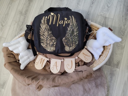 girlanda drewniana z imieniem dziecka girlanda ze skrzydłami queen baby
