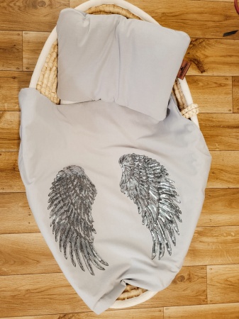 koc szary dla dziecka ze skrzydłami srebrnymi queen baby