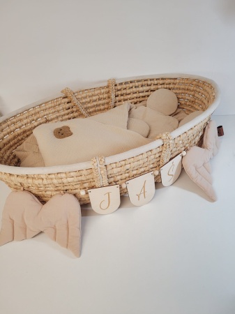 girlanda drewniana z imieniem dziecka girlanda ze skrzydłami  ozdoba do pokoju dziecka prezent dla dziecka queen baby