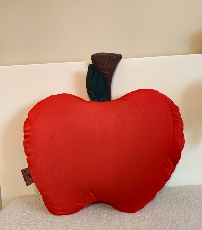 poduszka w kształcie jabłka dekoracyjna