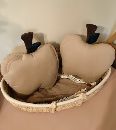 poduszka w kształcie jabłka beżowa duża