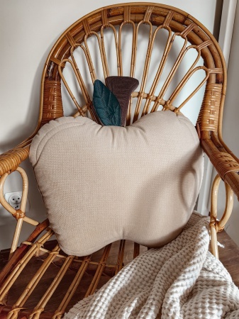 poduszka w kształcie jabłka beżowa