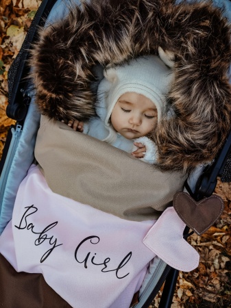 śpiworek do wózka  dla dziewczynki  śpiworek do gondoli spacerówki fotelika samochodowego śpiworek różowy beżowy queen baby
