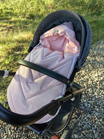 śpiworek różowy do wózka dla dziewczynki do gondoli bez futra