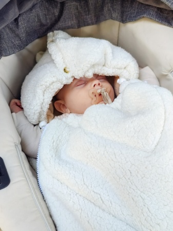 śpiworek do wózka zimowy teddy  baranek Bouclé