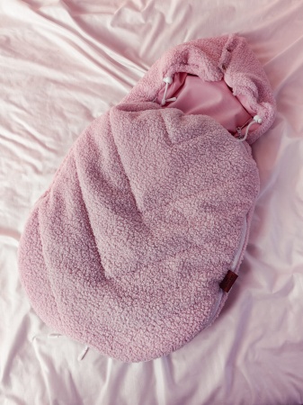 śpiworek do wózka różowy miś