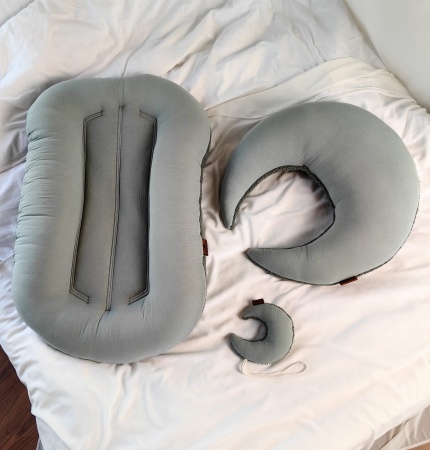 kokon dla dziecka zielony muślin i baranek