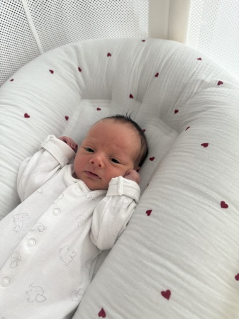 Kokon dla dziecka niemowlaka w serca barankowy