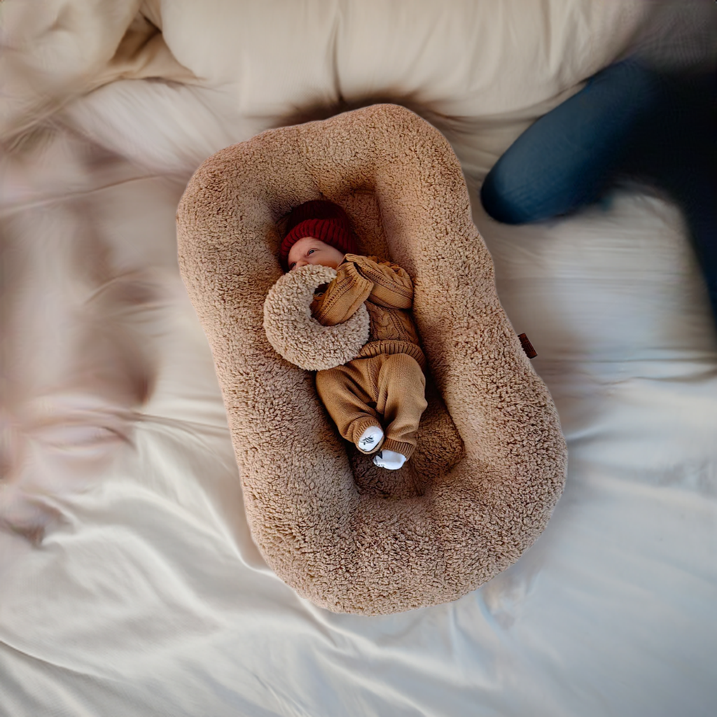 Kokon-dla-dziecka-muślinowy-barankowy-beżowy-baranek-kokon-niemowlęcy-gniazdko-dla-dziecka-edited_1.png